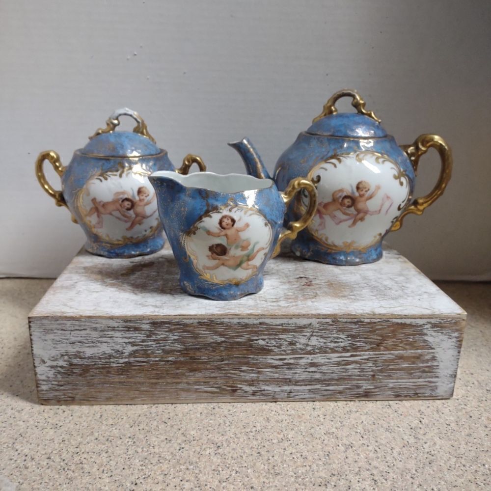 Vintage Victoria Carlsbad Tea Set